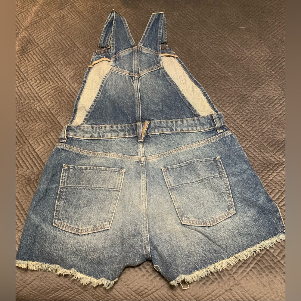 067 Free People NWOT MSRP $118.  Denim Overalls - Picture 3 of 5
